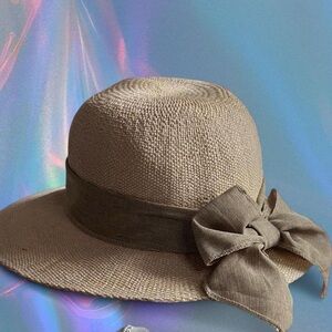 Four Buttons Beige Sun Hat with Bow